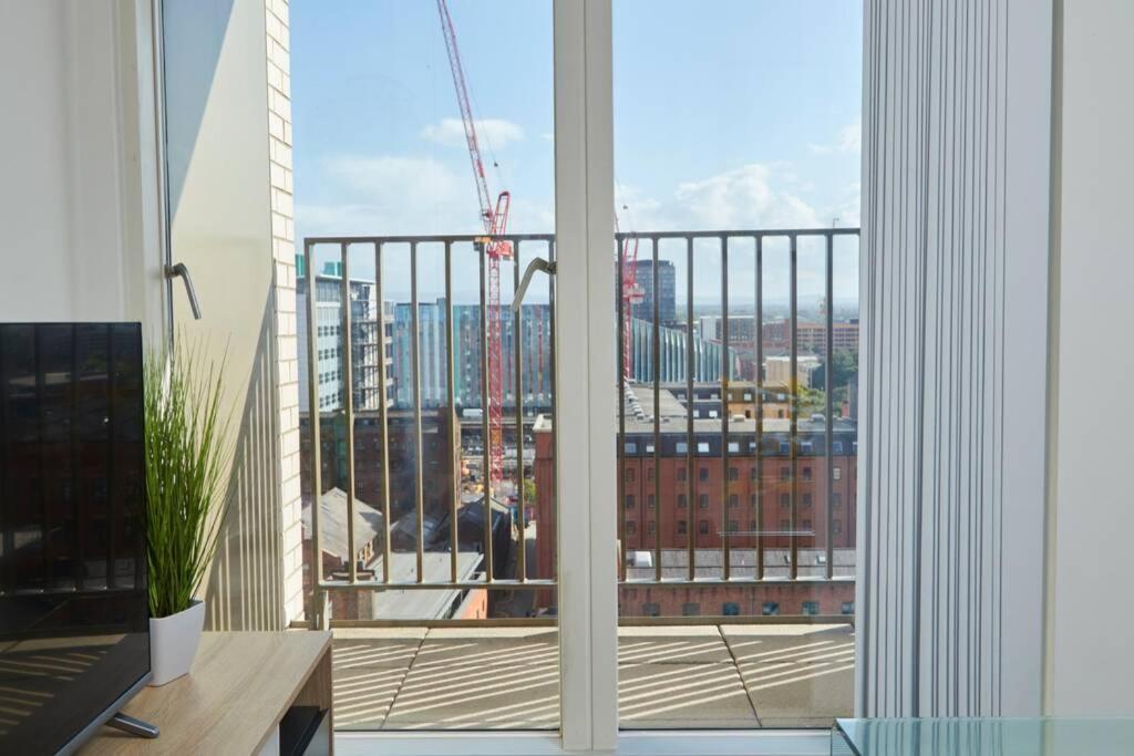 Lovely Apartment - Private Parking - Stadium Views Manchester Eksteriør bilde
